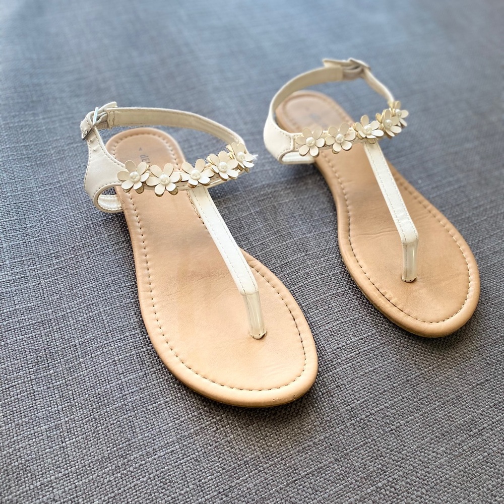 Final price donating soon. Delia’s girl 4 sandals